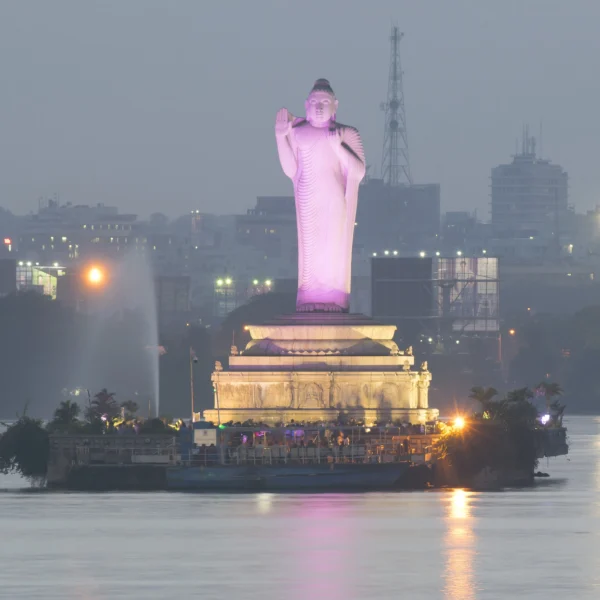Hyderabad’s Green Escapes: A Guide to Lakes, Parks, and Nature Trails